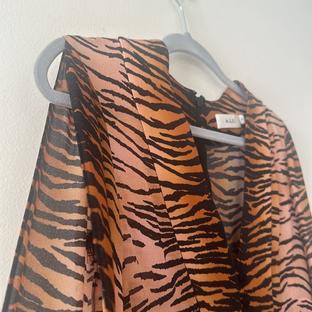A.L.C. 100% Silk Dress long sleeve black tan tiger print Size 0 - Picture 6 of 12